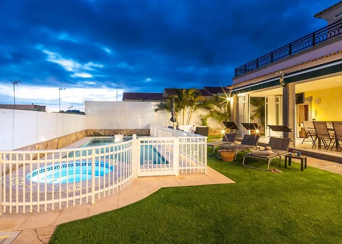 Вилла Dalara Maspalomas, Private Pool And Jacuzzi *